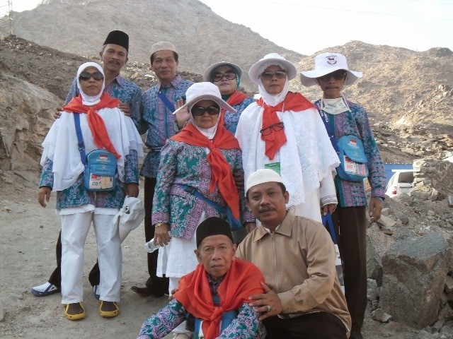 JCH saat melakukan ziarah di Jabal Nur di Kota Makkah.       